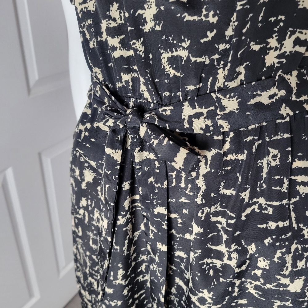 Chic Black and Cream Patterned Dress - Picture 5 of 5